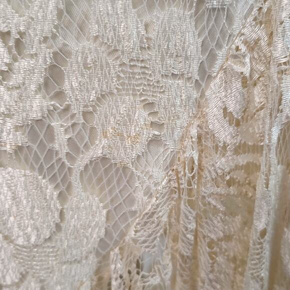 Wedding Dress Vintage Ivory Lace (flaw) - Picture 5 of 10